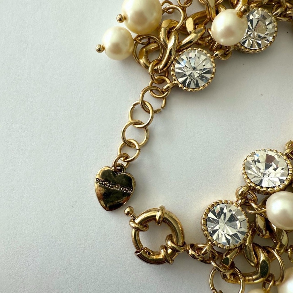 Y2K Betsey Johnson Gold, Faux Pearl & Crystal Charm Bracelet - Picture 5 of 6